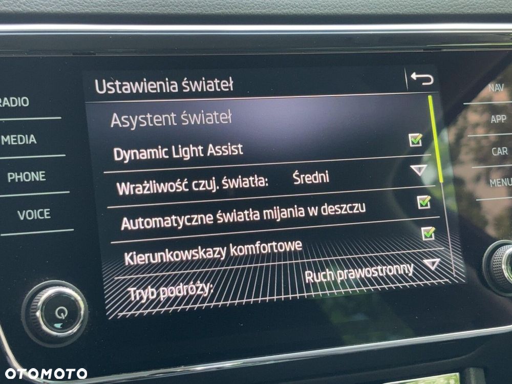 Skoda Superb 2.0 TDI SCR Style DSG - 36