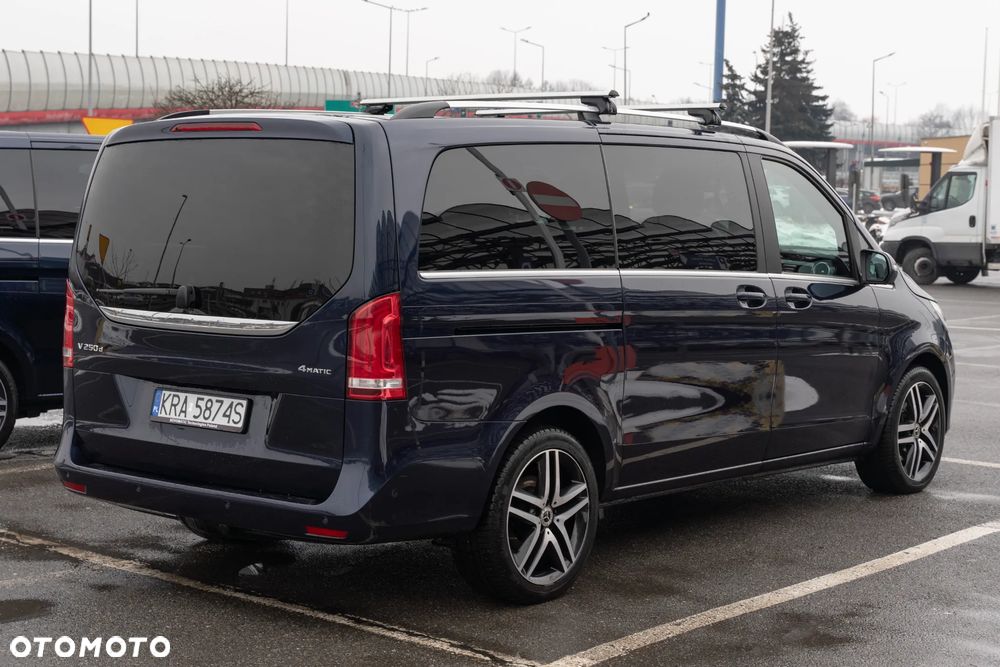 Mercedes-Benz Klasa V - 4