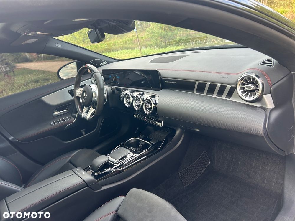 Mercedes-Benz CLA - 21