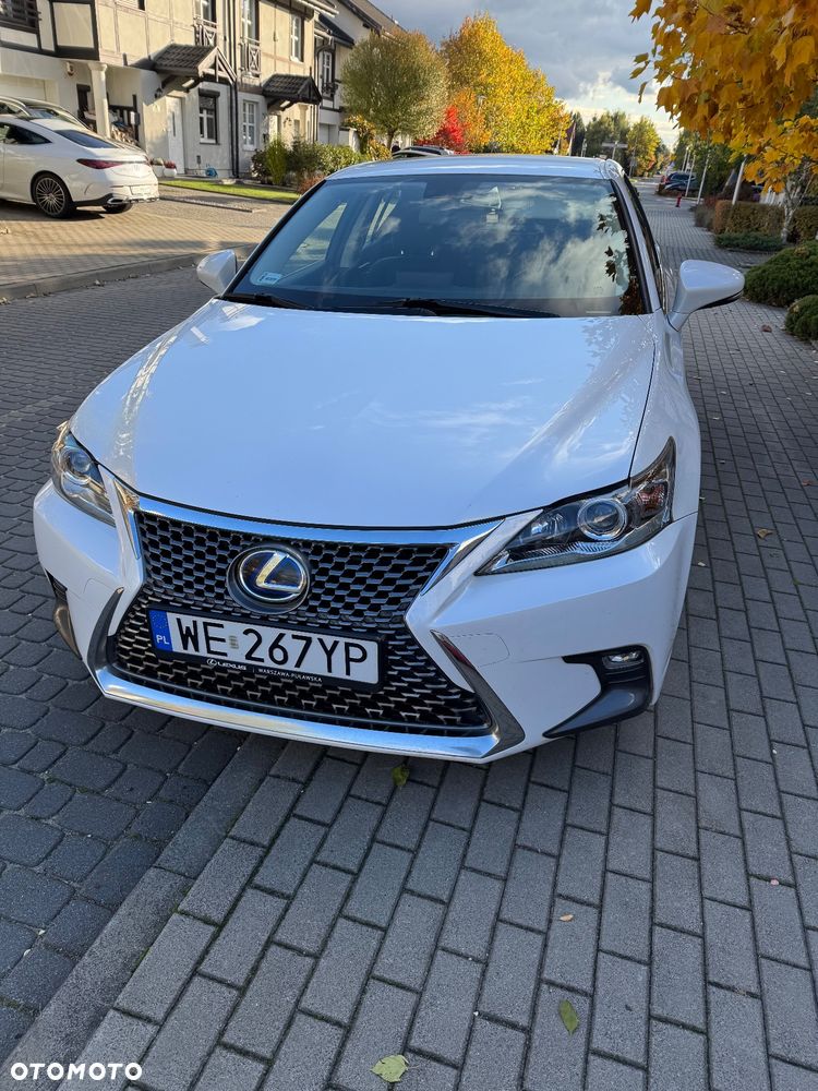 Lexus CT - 1