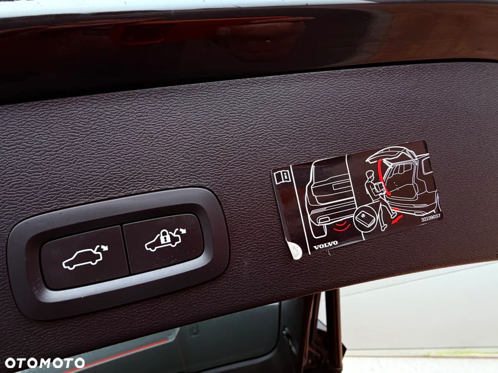 Volvo XC 40 B4 B AWD DKG Plus Bright - 31