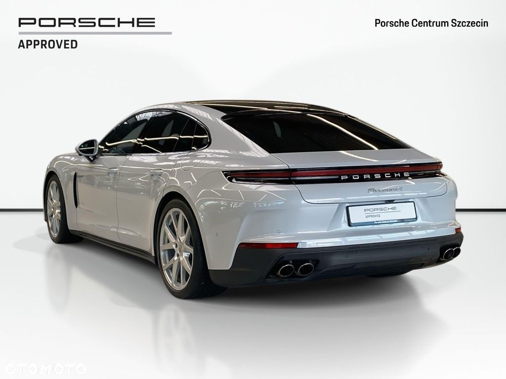 Porsche Panamera - 4