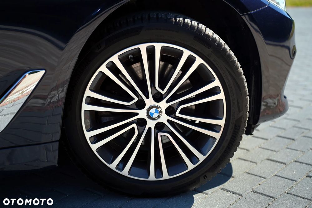 BMW Seria 5 520d Sport Line - 14