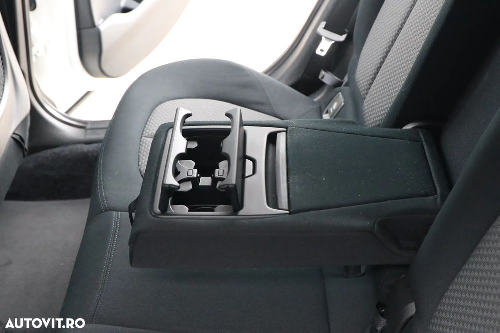 BMW Seria 2 218d Aut. - 26