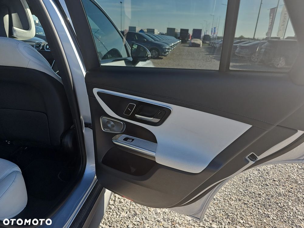 Mercedes-Benz GLC - 21
