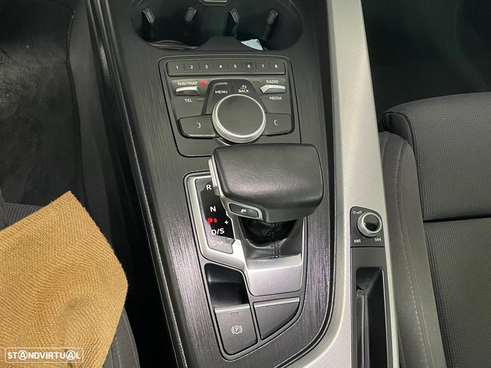 Audi A4 2.0 TDI ultra S tronic sport - 13