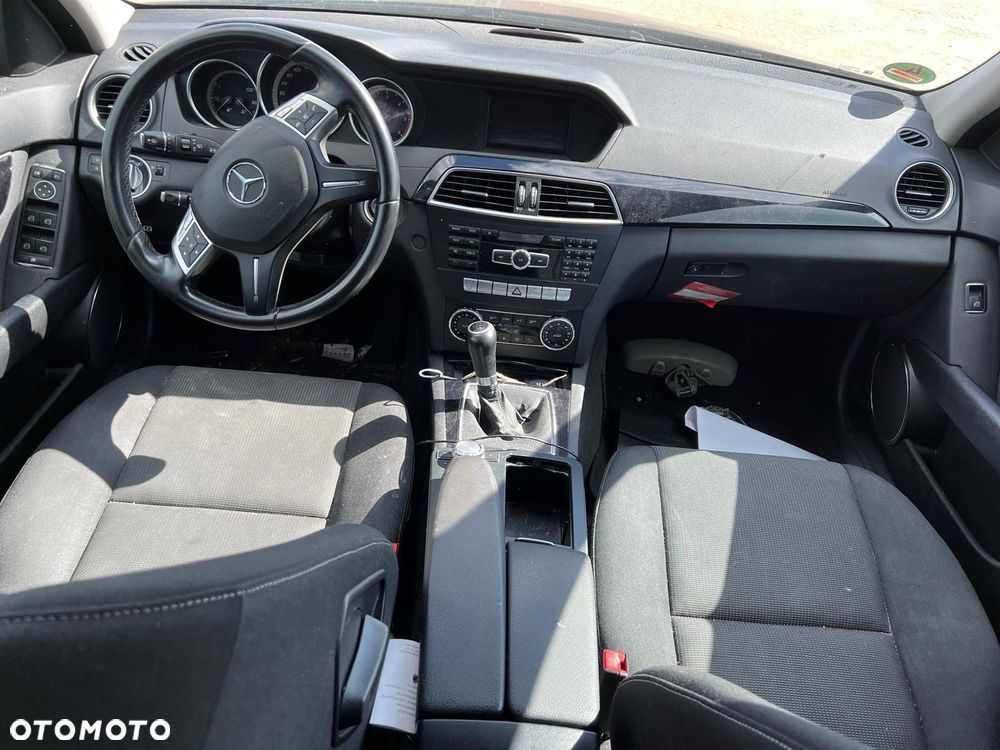 Mercedes C-klasa W204 Lift 2012 kombi C200 (183U) części zderzak maska błotnik klapa deska fotele drzwi lampy - 12
