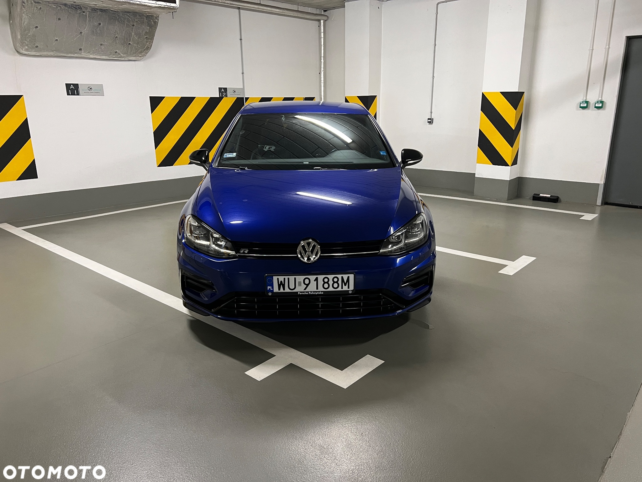 Volkswagen Golf R 4Motion (BlueMotion Technology) DSG - 7