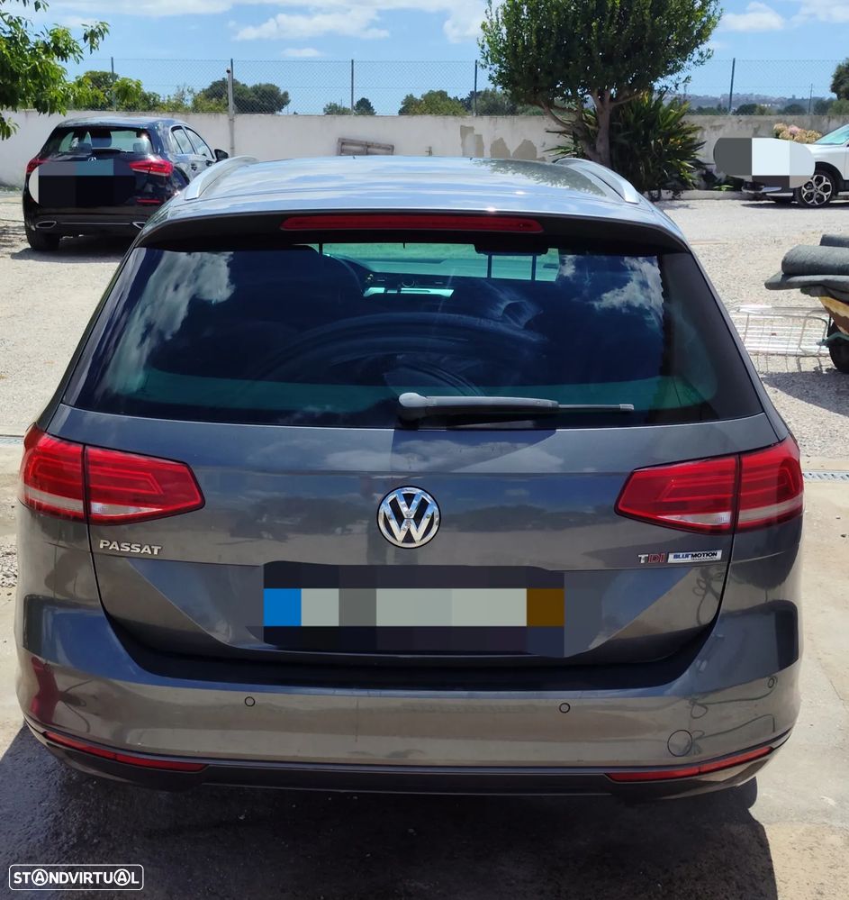 VW Passat Variant 1.6 TDI Confortline DSG - 11