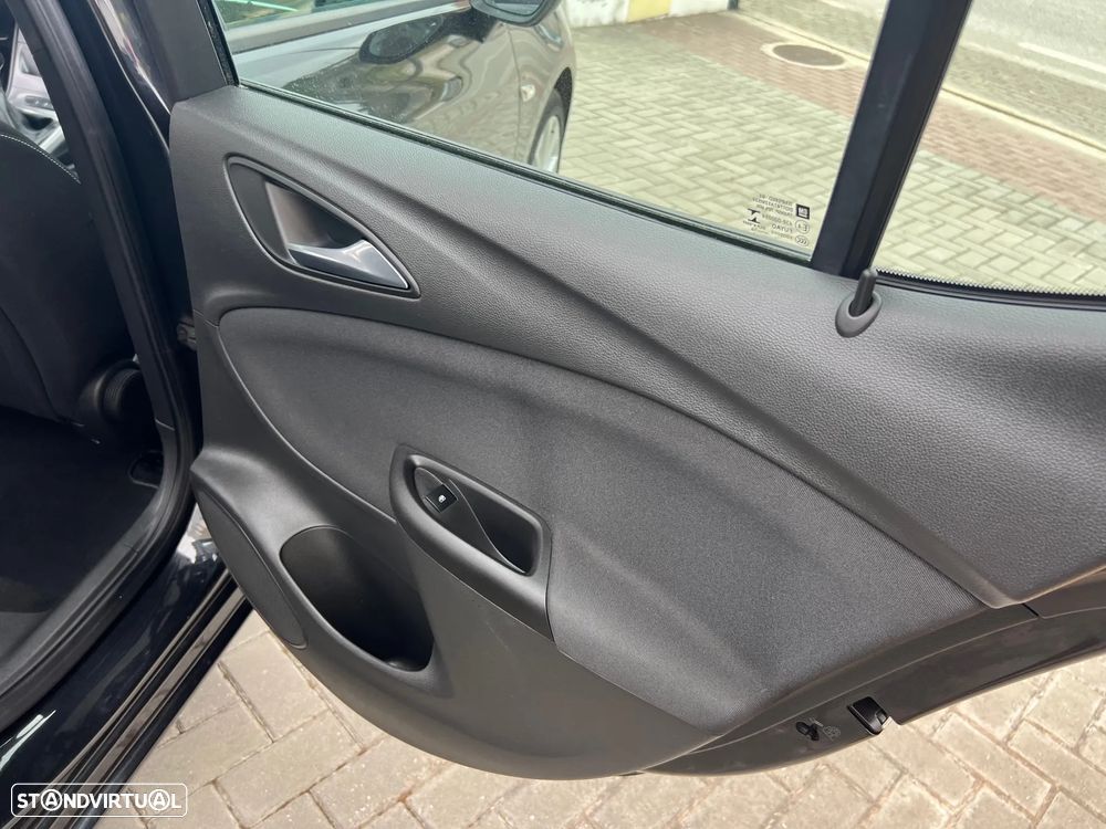 Opel Astra 1.6 CDTI Cosmo S/S J18 - 21