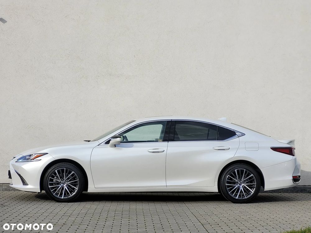 Lexus ES 300h Business Edition - 7