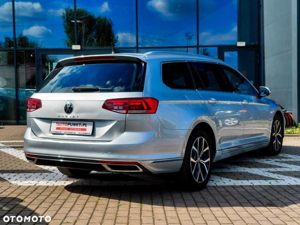 Volkswagen Passat - 4