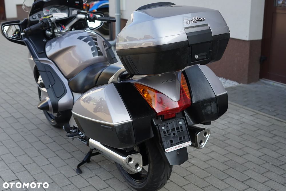 Honda ST - 23