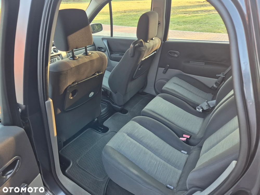 Renault Scenic 1.6 16V Dynamique - 12