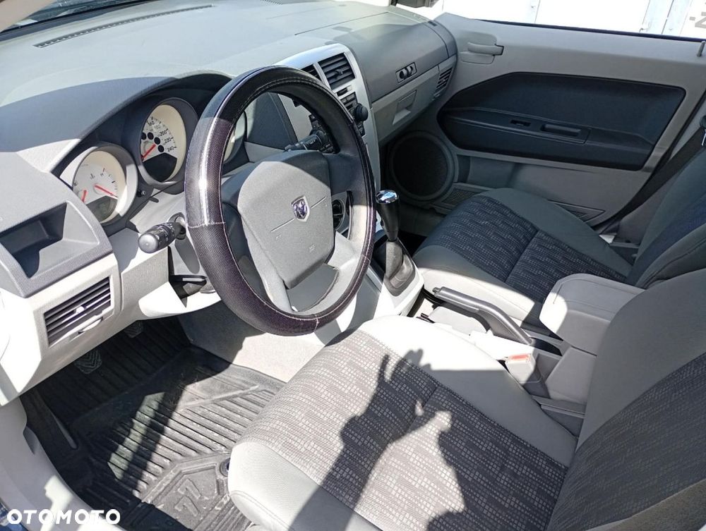 Dodge Caliber - 7