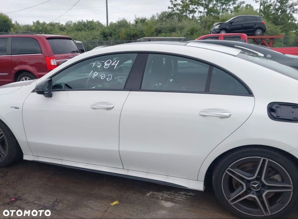 Mercedes-Benz CLA - 4
