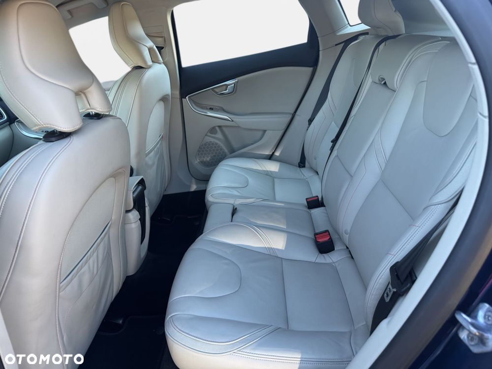 Volvo V40 2015