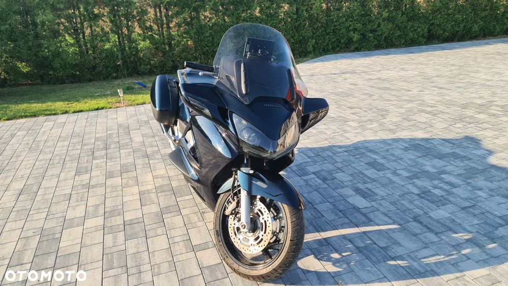 Honda ST - 1
