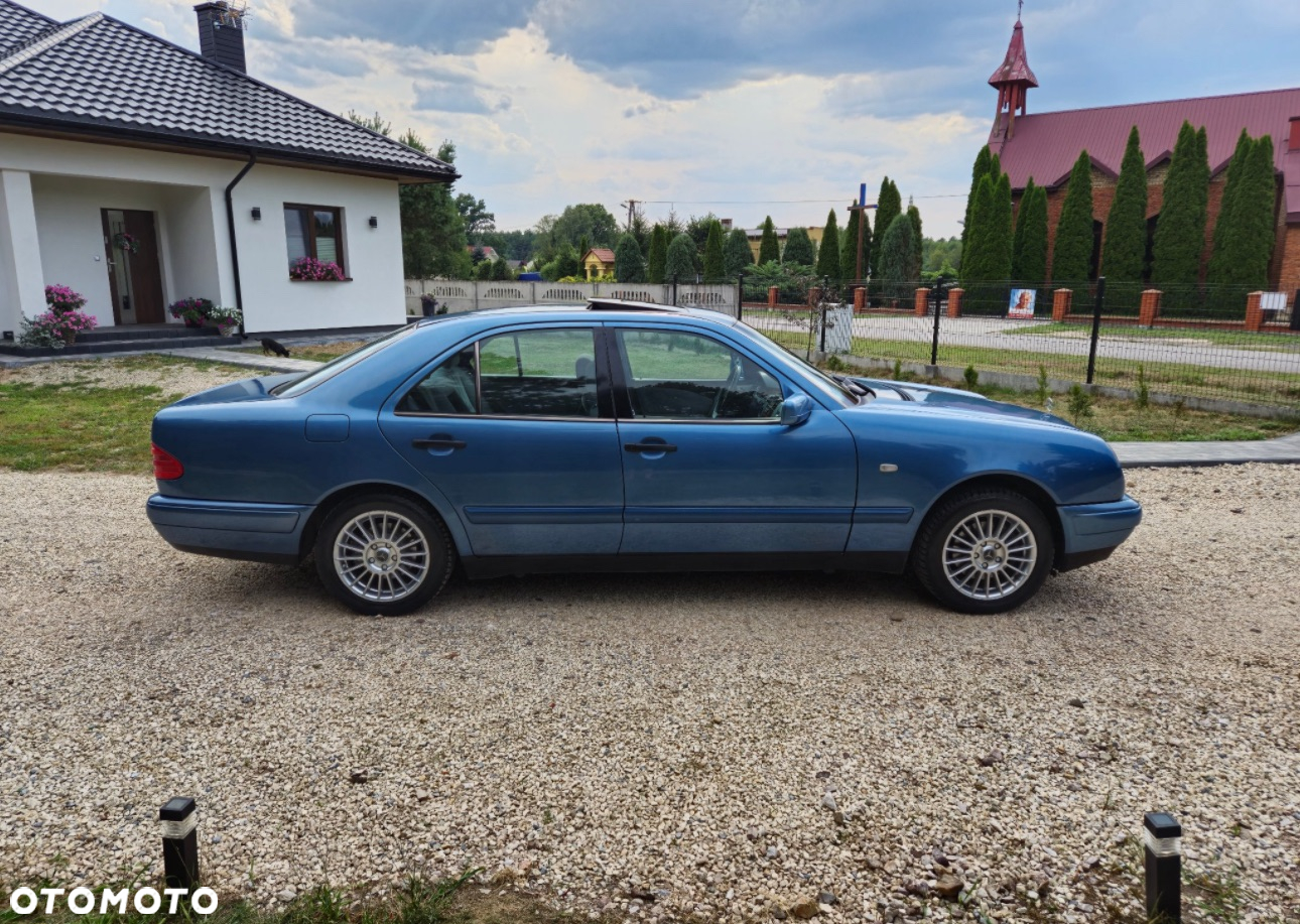 Mercedes-Benz Klasa E - 4
