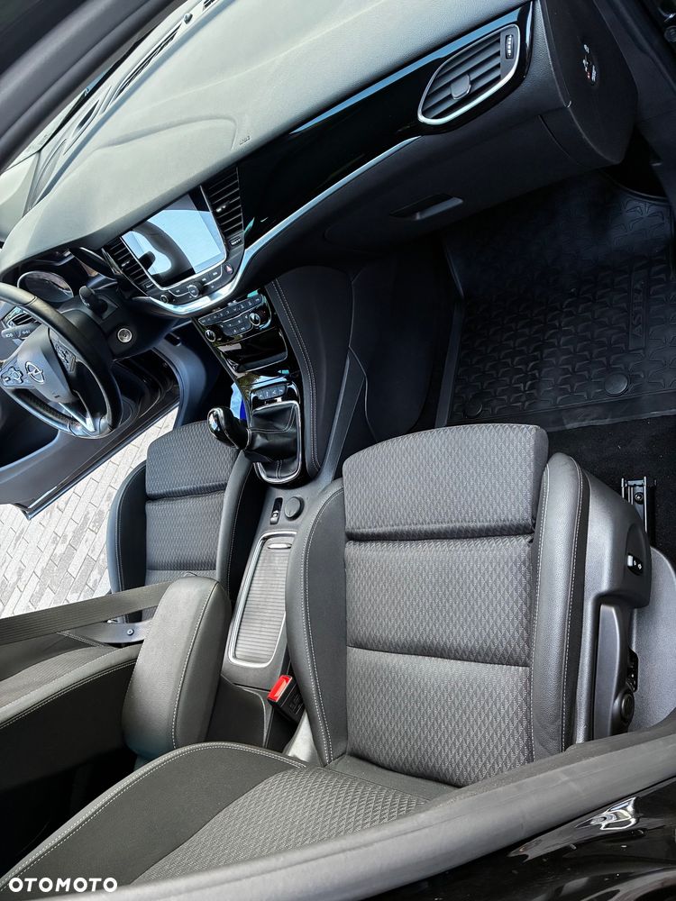 Opel Astra 1.4 T Dynamic S&S - 20