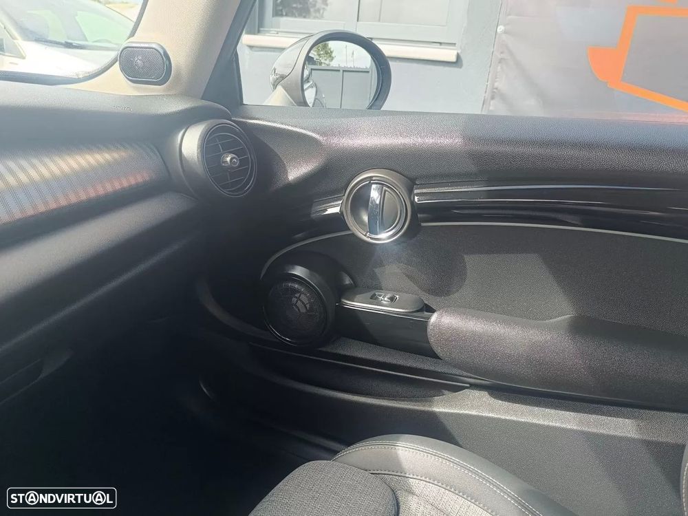 MINI 3 Portas Cooper S Aut. - 33