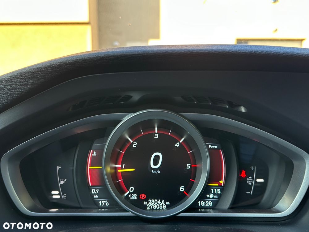 Volvo V40 D4 Inscription - 39