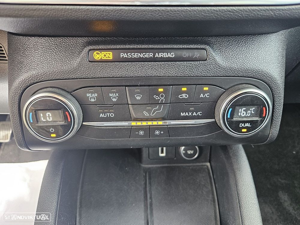 Ford Focus SW 1.0 EcoBoost Titanium - 35
