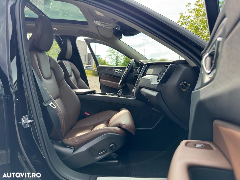 Volvo XC 60 B4 D AWD Geartronic Momentum Pro - 29