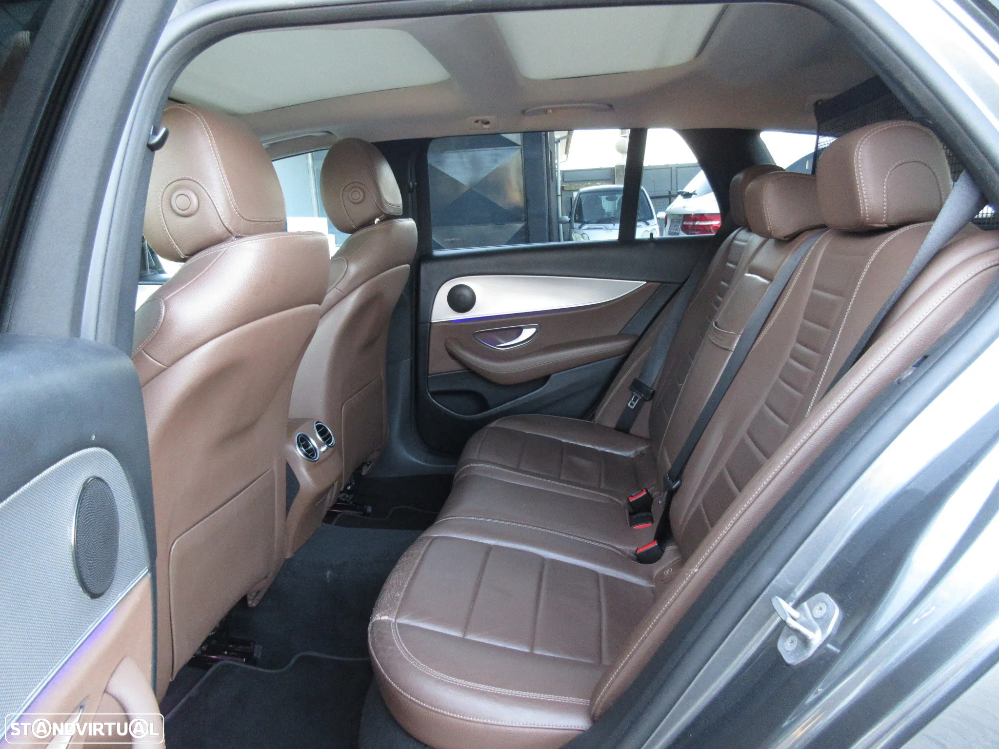 Mercedes-Benz E 200 - 29