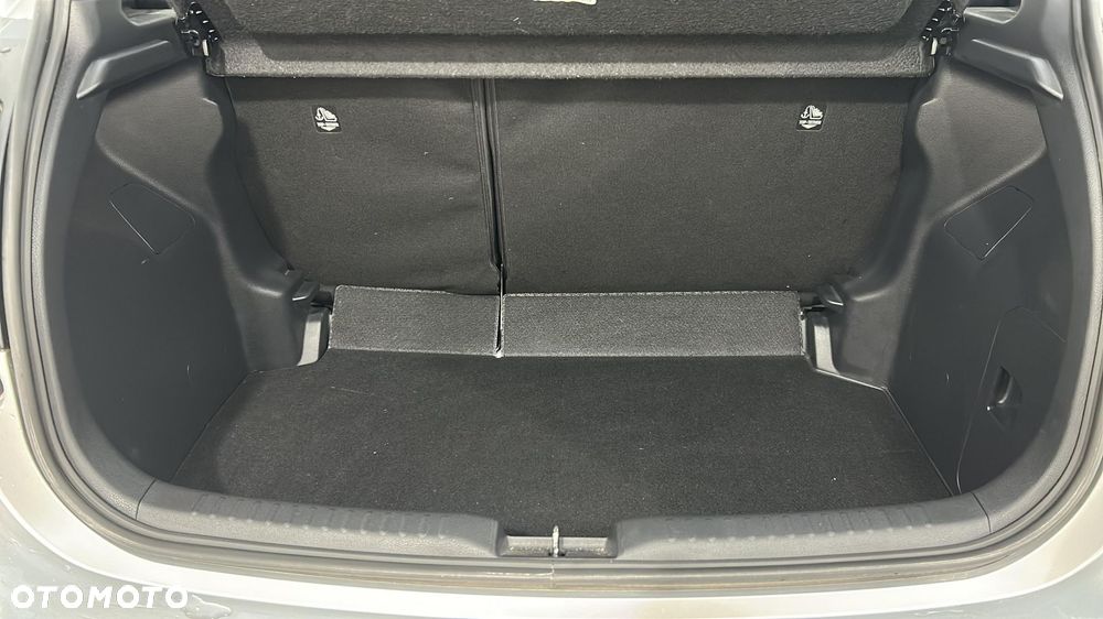 Toyota Yaris - 12