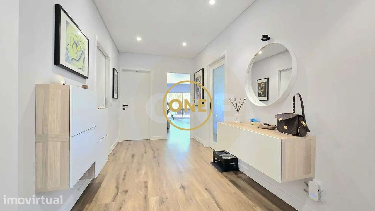 T3 Contemporâneo Perto da Praia - Grande imagem: 3/23