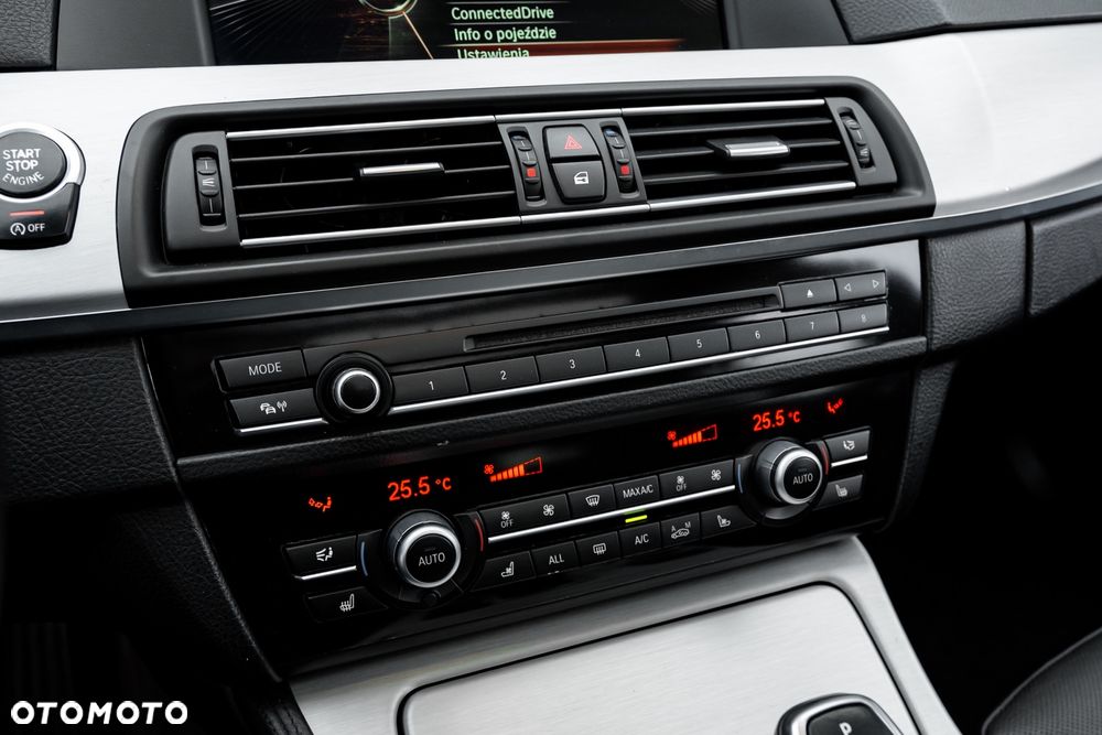 BMW Seria 5 M550d xDrive - 34