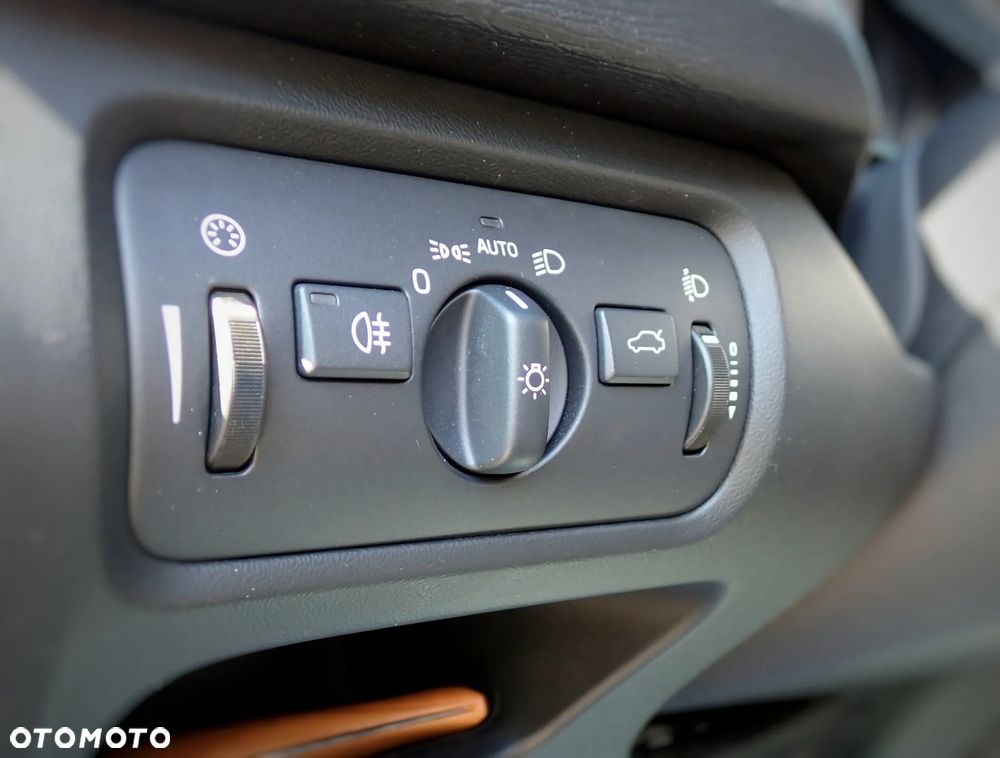 Volvo V40 D3 R Design - 15