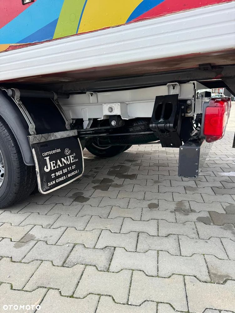 Mercedes-Benz Sprinter - 14