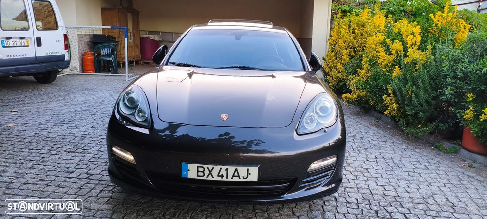 Porsche Panamera - 1
