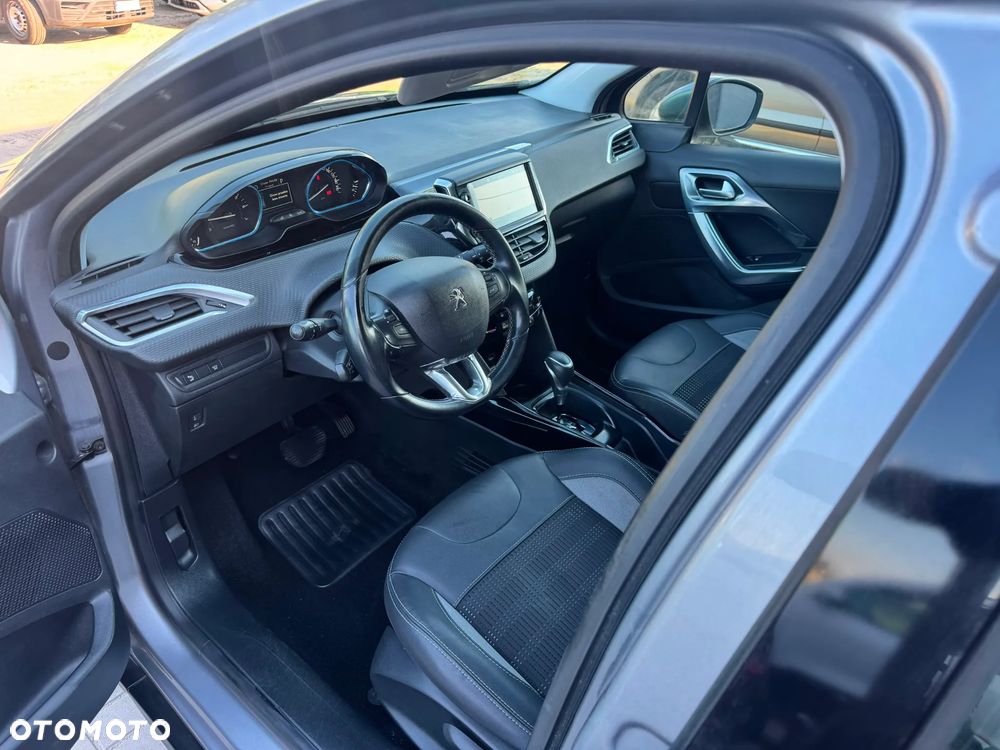 Peugeot 2008 PureTech 110 GPF Stop&Start EAT6 Allure - 5