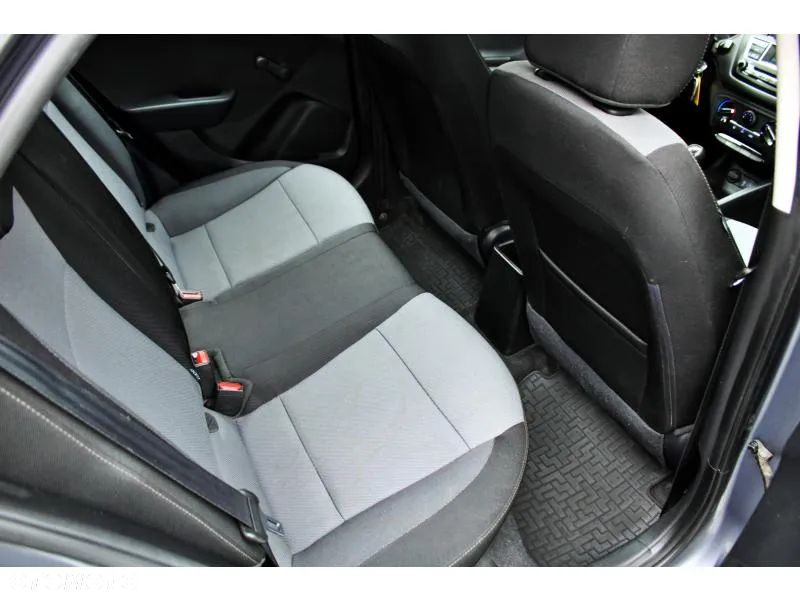 Hyundai i20 1.2 BlueDrive Comfort - 10