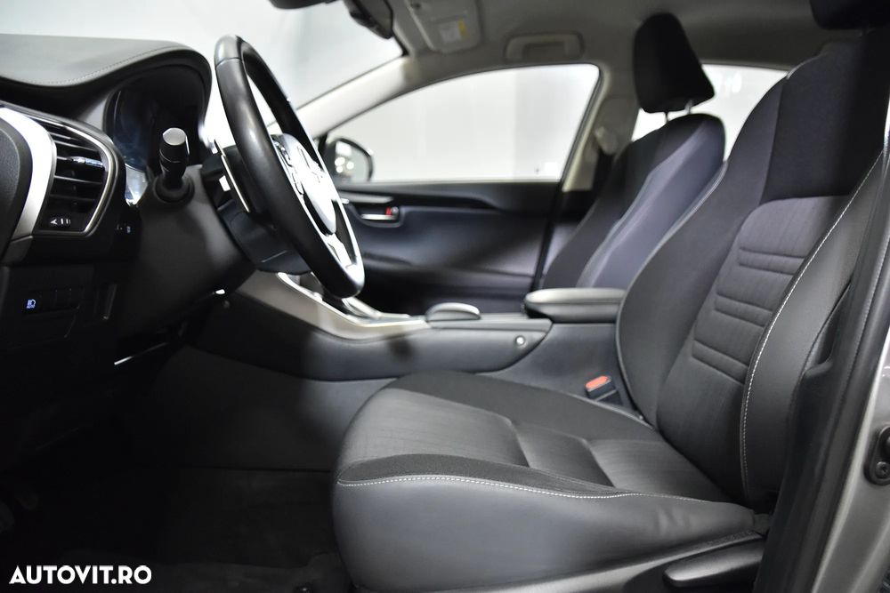 Lexus Seria NX 300h - 23