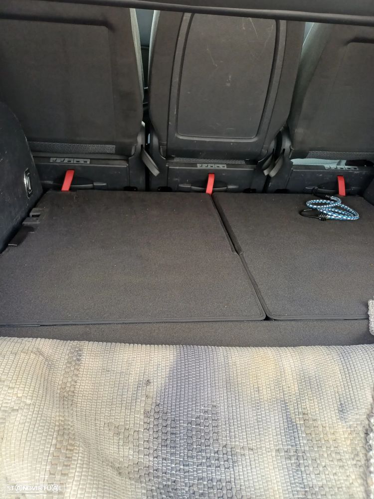 VW Touran 1.9 TDi Basis 7L - 7