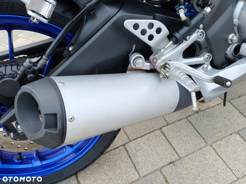 Yamaha YZF - 22