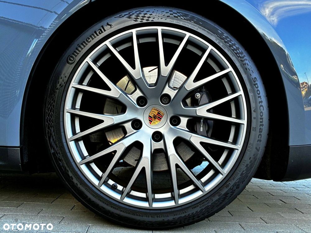 Porsche Panamera - 18