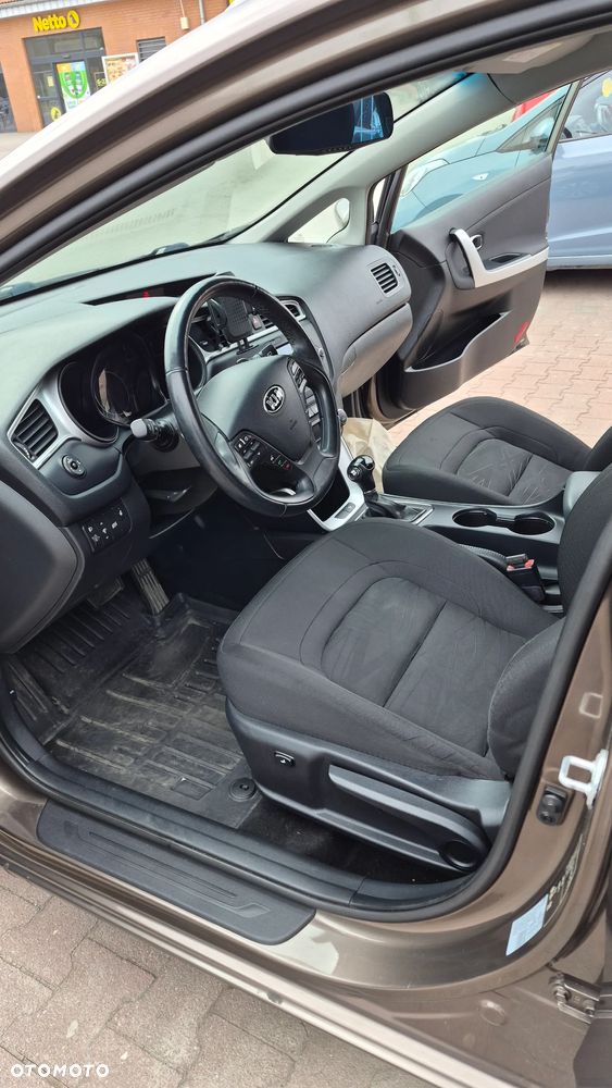 Kia Ceed 1.6 GDI Smart Plus DCT - 30