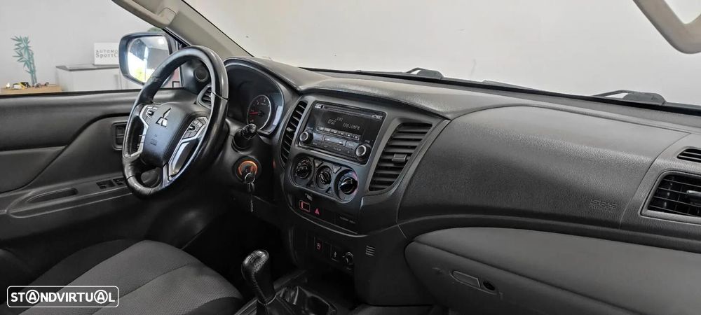 Mitsubishi L200 2.4 DI-D CD Invite 2WD - 28