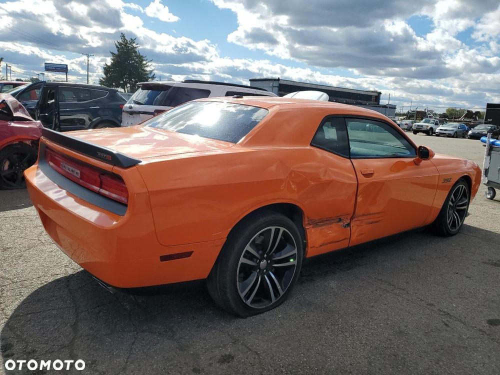 Dodge Challenger - 4