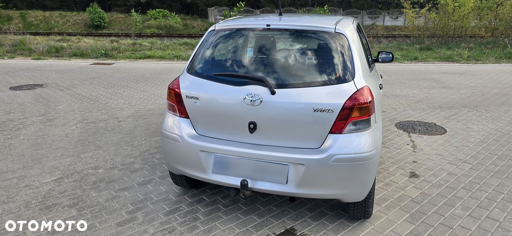 Toyota Yaris 1.33 Luna - 9