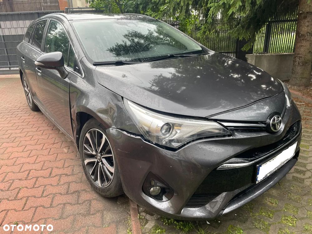 Toyota Avensis 1.8 Active MS - 3