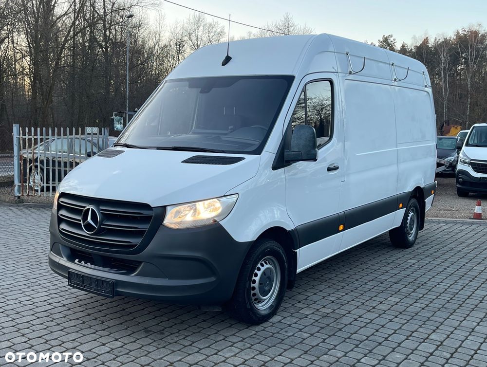 Mercedes-Benz Sprinter - 1