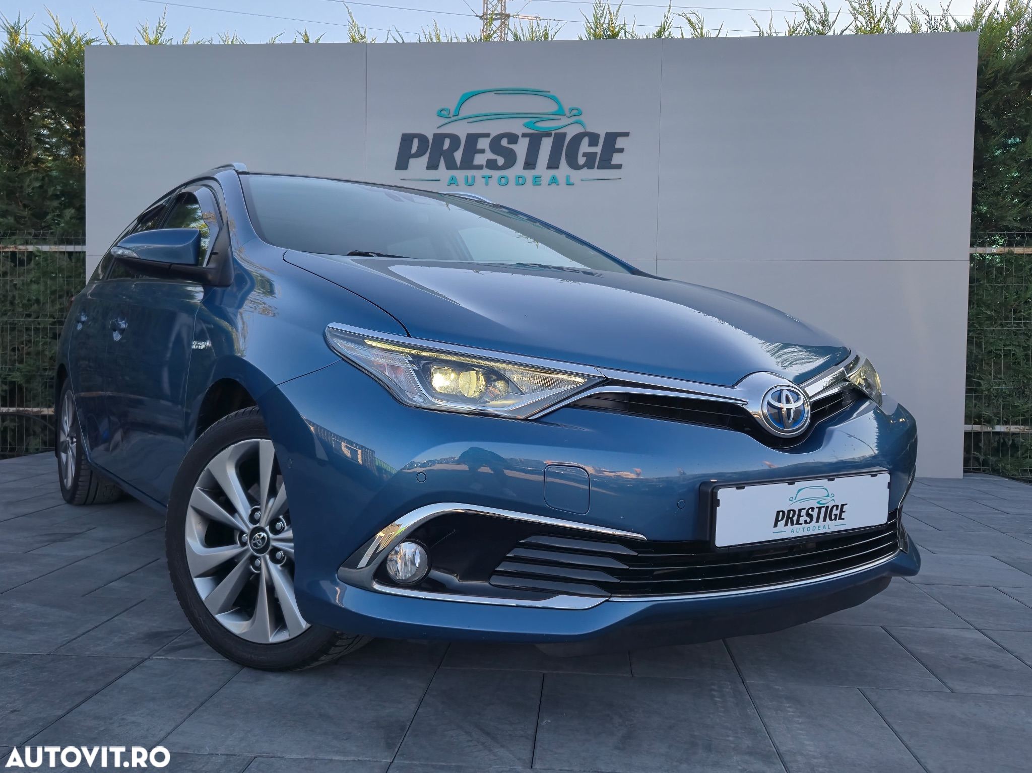 Toyota Auris 1.8 L VVT-i Hybrid Sol + - 35
