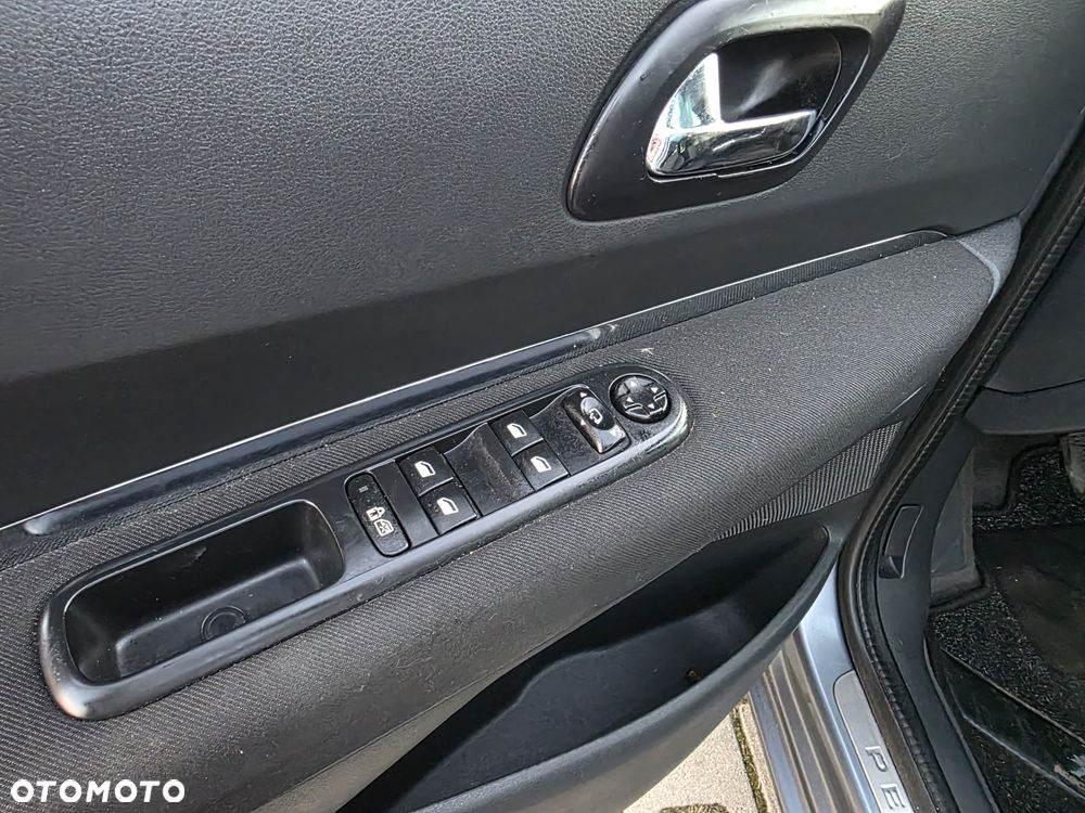 Peugeot 5008 HDI FAP 110 Family - 19