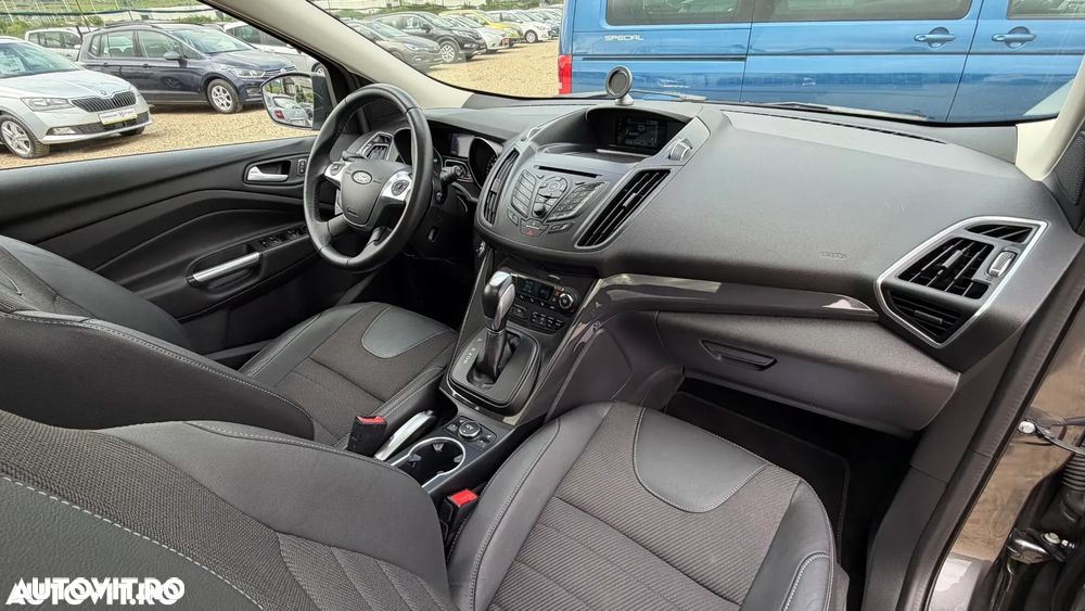 Ford Kuga 2.0 TDCi 4WD Powershift Titanium - 6